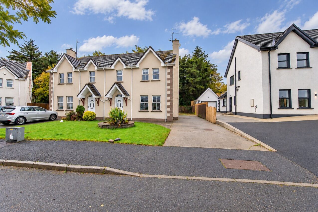 8 Elm Park, Ballymagan, Buncrana, Co. Donegal, F93 XR68